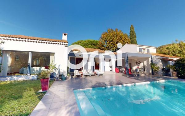 Maison à vendre    5 pièces • 240 m2 Carqueiranne