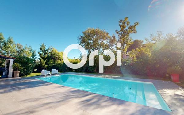 Maison à vendre    5 pièces • 240 m2 Carqueiranne