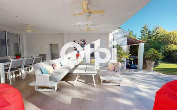 Maison à vendre    5 pièces • 240 m2 Carqueiranne