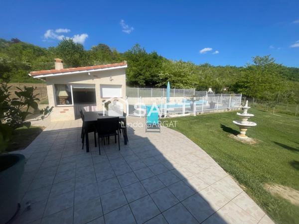 Maison a la campagne avec piscine.
