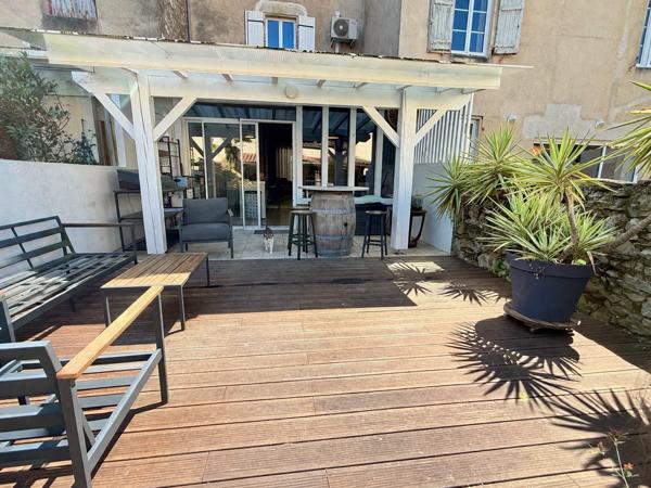 Villeneuve-sur-Lot (47300) Villeneuve sur lot, superbe maison de ville avec terrasse, jardinet et garage