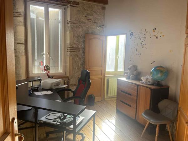 Villeneuve-sur-Lot (47300) Villeneuve sur lot, superbe maison de ville avec terrasse, jardinet et garage