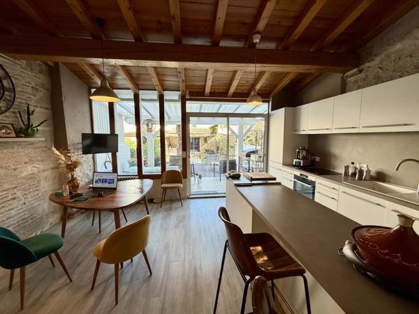 Villeneuve-sur-Lot (47300) Villeneuve sur lot, superbe maison de ville avec terrasse, jardinet et garage