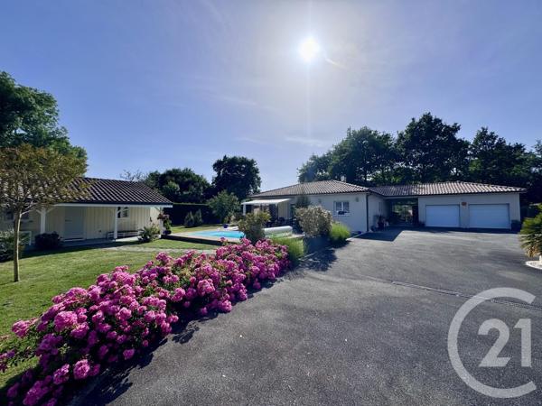 Maison à vendre  4 pièces - 95 m 2   HOURTIN  - 33