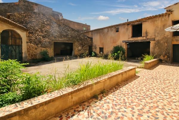 Saint-Étienne-des-Sorts (30200) Maison 4 pièce(s) 230 m2