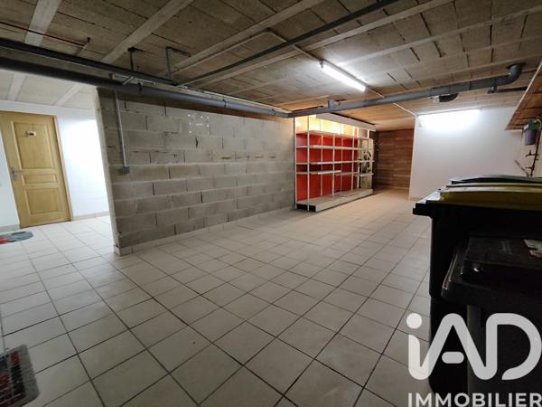 Maison à vendre 6 pièces 111 m² Saint-Gibrien