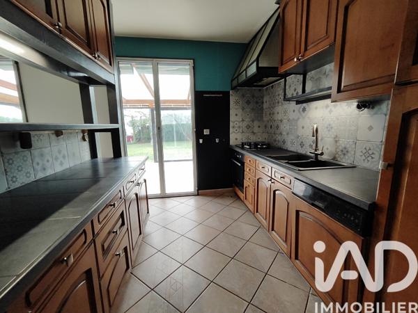 Maison à vendre 6 pièces 111 m² Saint-Gibrien