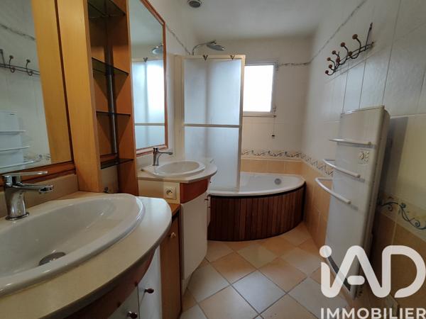 Maison à vendre 6 pièces 111 m² Saint-Gibrien