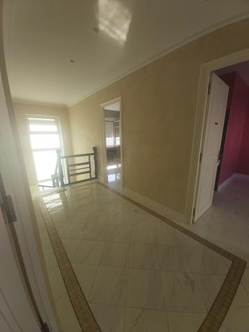 VILLA AVEC DEPENDANCE A LOUER A L'ANNEE