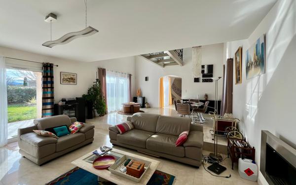 Maison à vendre    5 pièces • 217 m2 Castres