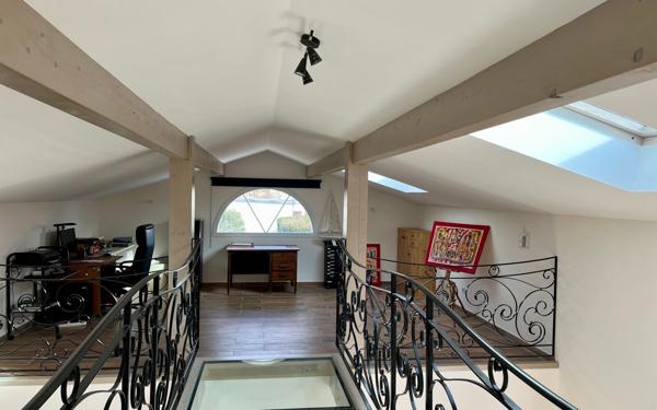 Maison à vendre    5 pièces • 217 m2 Castres