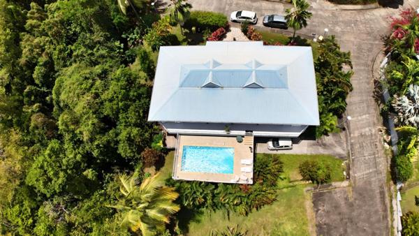 Villa F11 de 445 m2 PISCINE vue mer au Trois Ilets