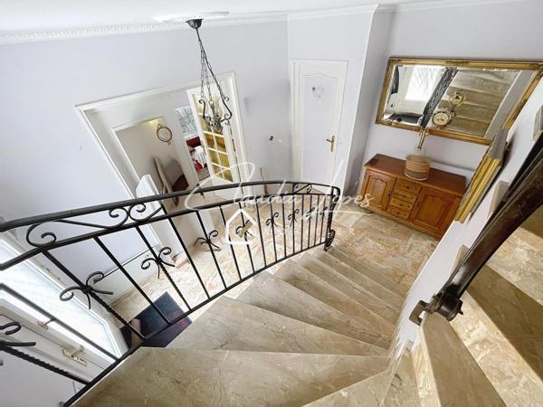 CENTRE-VILLE MAISON FAMILIALE 6 PIECES 4 CHAMBRES + VERANDA + SOUS-SOL TOTAL