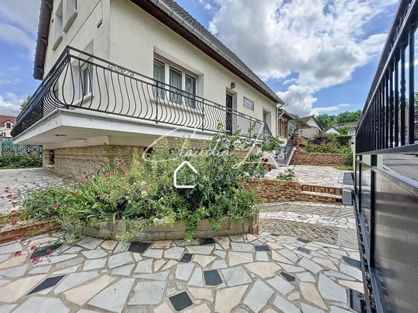 CENTRE-VILLE MAISON FAMILIALE 6 PIECES 4 CHAMBRES + VERANDA + SOUS-SOL TOTAL