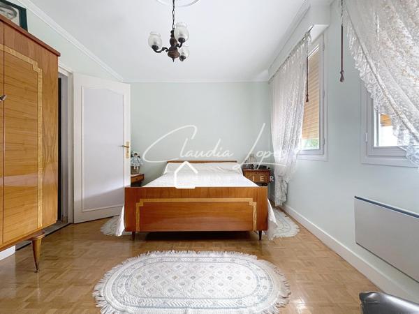 CENTRE-VILLE MAISON FAMILIALE 6 PIECES 4 CHAMBRES + VERANDA + SOUS-SOL TOTAL