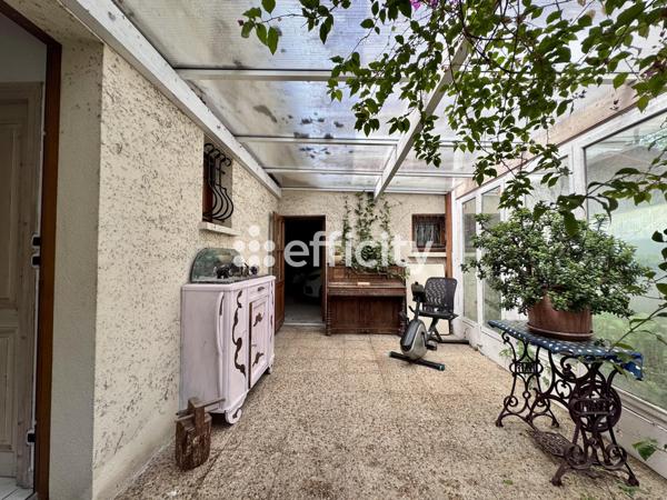 Maison
         7 pièces
        - 221 m² Bien prestige 949 000 € *