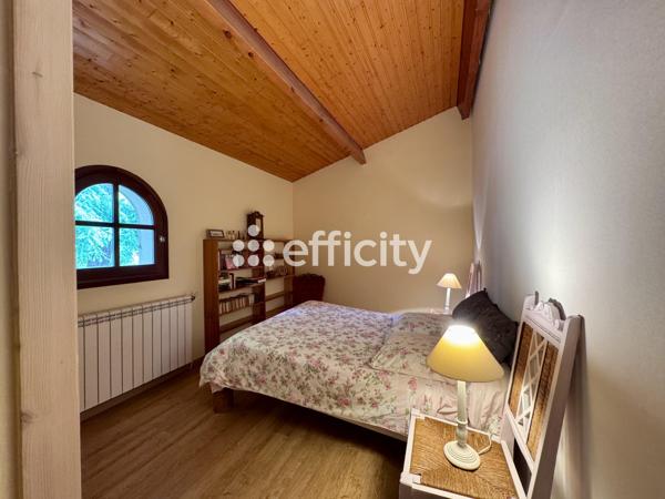 Maison
         7 pièces
        - 221 m² Bien prestige 949 000 € *