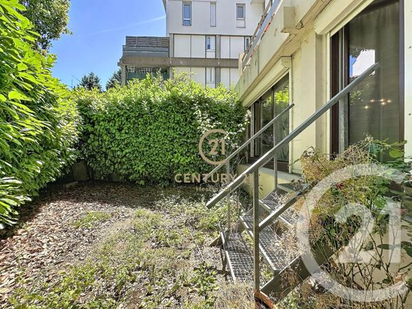 Appartement F3 à vendre  3 pièces - 72 m 2   GIVORS  - 69