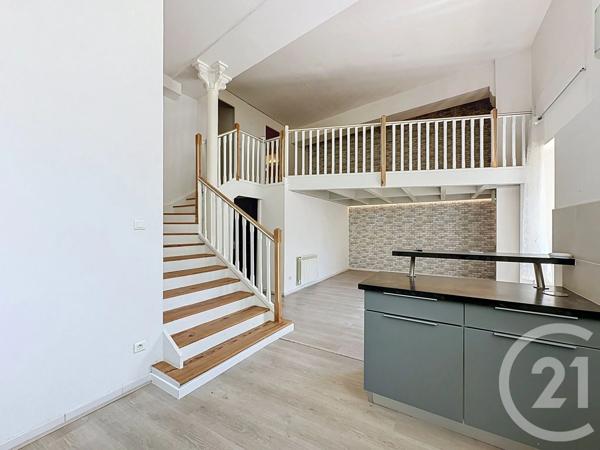 Appartement F3 à vendre  3 pièces - 72 m 2   GIVORS  - 69