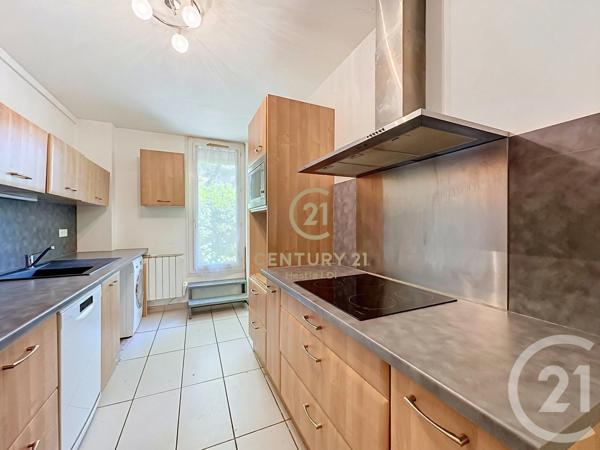 Appartement F3 à vendre  3 pièces - 72 m 2   GIVORS  - 69