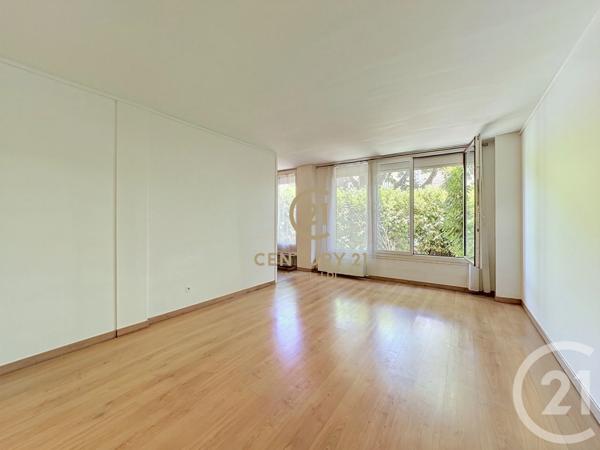 Appartement F3 à vendre  3 pièces - 72 m 2   GIVORS  - 69