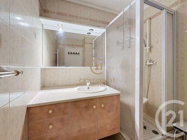 Appartement F3 à vendre  3 pièces - 72 m 2   GIVORS  - 69