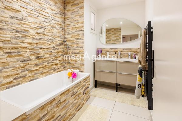 Maison à VAYRES, 33870 - 4 pièces 103m²