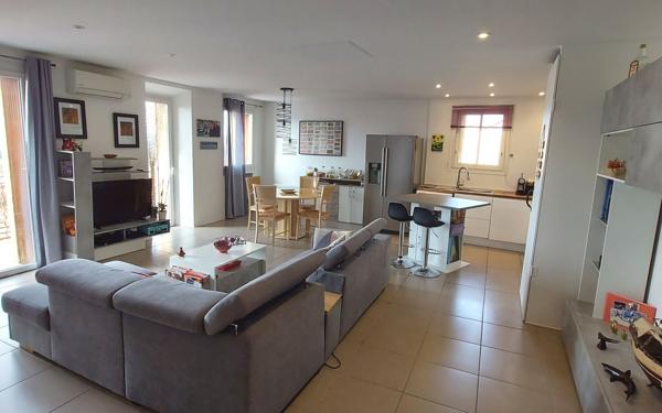 Maison à vendre    3 pièces • 102,41 m2 Cadenet