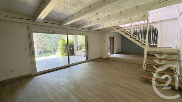 Maison à vendre  6 pièces - 133,59 m 2   CHORGES  - 05