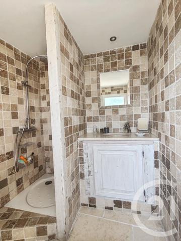 Maison à vendre  4 pièces - 138,25 m 2   PIERRERUE  - 04