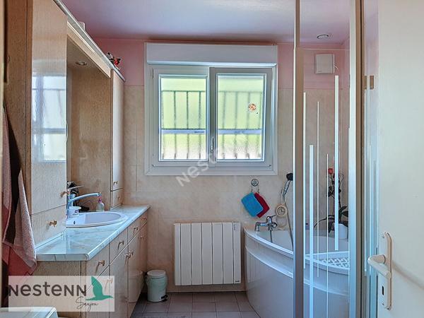 A Saujon, à vendre maison, 125 m², 4 chambres, Terrain 922 m², piscine couverte