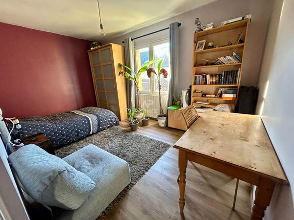 Maison 7 pièces 5 chambres 412m² terrain €670 000 ** - Référence 8713