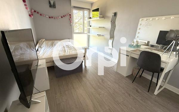 Appartement à vendre    4 pièces • 76,99 m2 Antony