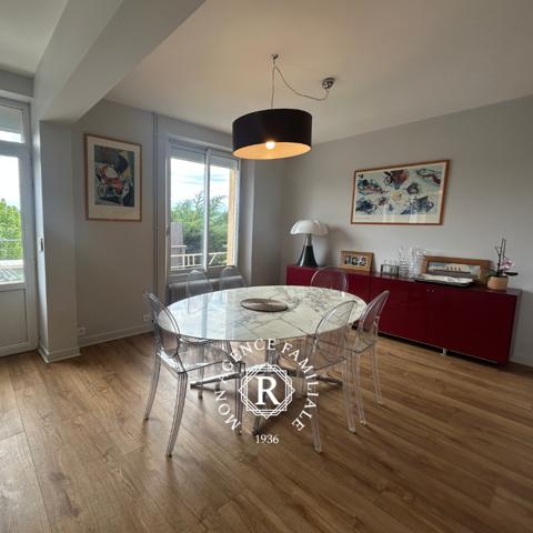Maison 6 pièce(s) 5 chambre(s) 252 m²