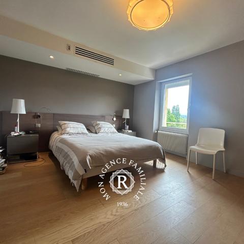 Maison 6 pièce(s) 5 chambre(s) 252 m²