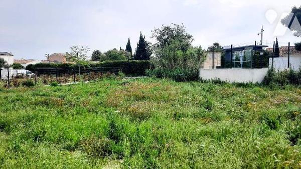 Terrain plat à Bâtir de 600m²