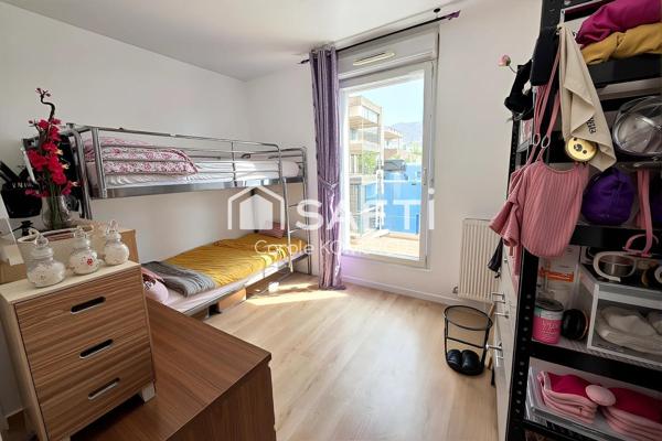 Appartement au 4éme et dernière étage dans immeuble 2014