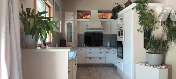 MAGNIFIQUE PROPRIETE DE CARACTERE - TYPE 4 - PARC DE 3900 M²