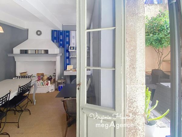 Maison à Narbonne, 11100 - 10 pièces 270m²