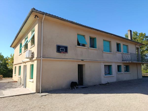 Maison à vendre 10 pièces hauteurs de Sainte-Foy des Vignes (24)