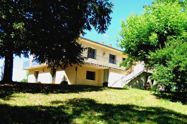 Maison à vendre 10 pièces hauteurs de Sainte-Foy des Vignes (24)