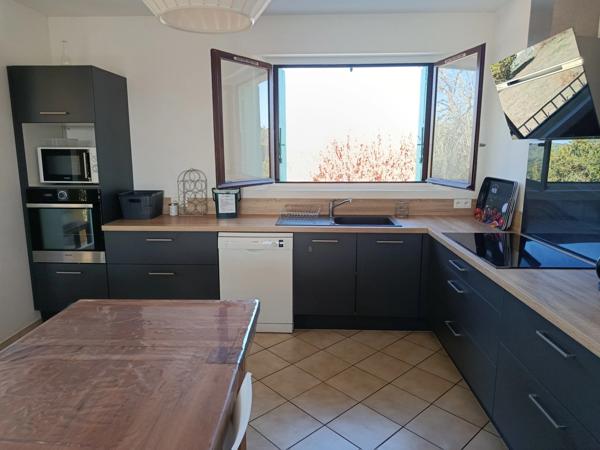 Maison à vendre 10 pièces hauteurs de Sainte-Foy des Vignes (24)