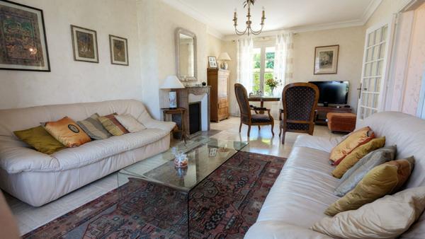 ACHAT-VENTE LAVAL - MAISON DE VILLE - 147 m²