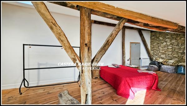 Maison de village rénovée -Proche AUCH - 7 pièces + Garage + Jardin exposé au SUD + Champ