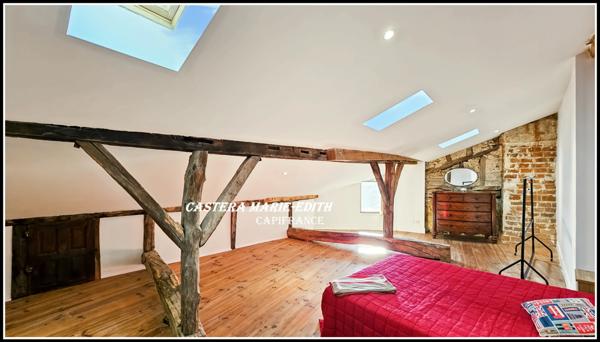 Maison de village rénovée -Proche AUCH - 7 pièces + Garage + Jardin exposé au SUD + Champ