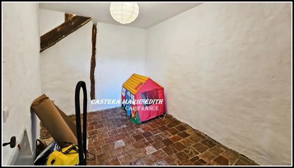 Maison de village rénovée -Proche AUCH - 7 pièces + Garage + Jardin exposé au SUD + Champ