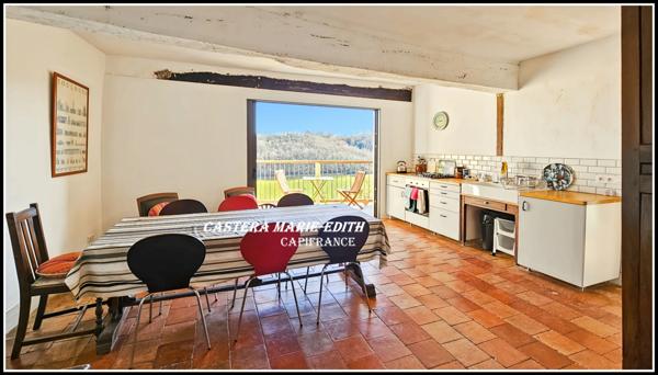 Maison de village rénovée -Proche AUCH - 7 pièces + Garage + Jardin exposé au SUD + Champ