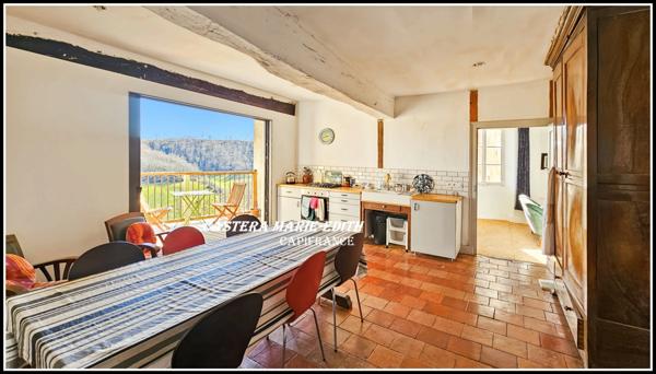 Maison de village rénovée -Proche AUCH - 7 pièces + Garage + Jardin exposé au SUD + Champ