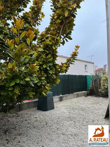 T2 COUR PARKING CAVE SUD LA ROCHELLE