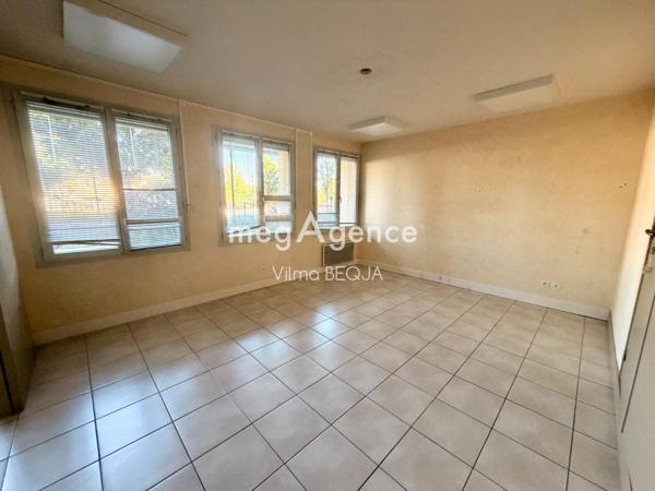 Local Commercial à SENS, 89100 - 4 pièces 169m²
